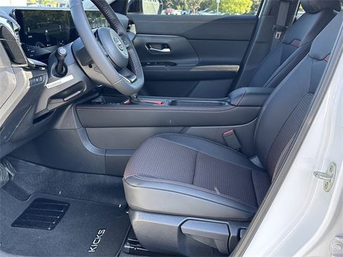 New 2026 Nissan Kicks SR image 10