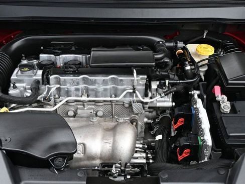 Used 2015 Jeep Cherokee Latitude FWD image 16