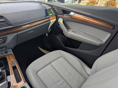 Used 2022 Audi Q5 2.0T Premium w/ Convenience Package image 16