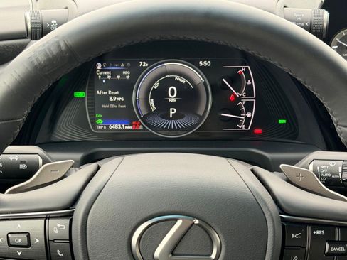 Used 2024 Lexus ES 300h w/ Premium Package FWD image 19