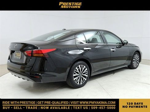 Used 2023 Nissan Altima 2.5 SV image 7