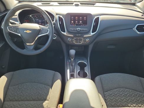 Used 2024 Chevrolet Equinox LT AWD/4WD image 12