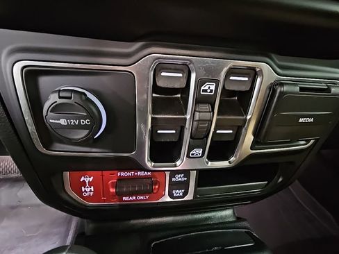 Used 2022 Jeep Gladiator Rubicon w/ Cold Weather Group image 20