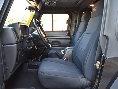 Used 2006 Jeep Wrangler X AWD/4WD image 15