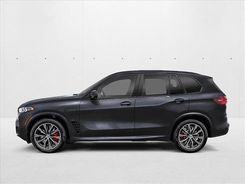 Used 2026 BMW X5 xDrive50e w/ M Sport Package AWD/4WD image 3