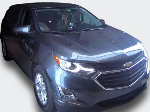 Used 2021 Chevrolet Equinox LT image 2
