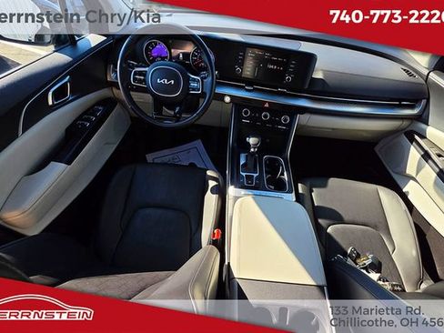 Used 2024 Kia Carnival LX FWD image 10