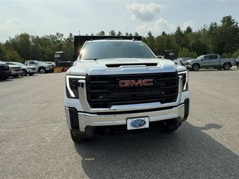 New 2025 GMC Sierra 3500 Pro w/ Convenience Package image 3