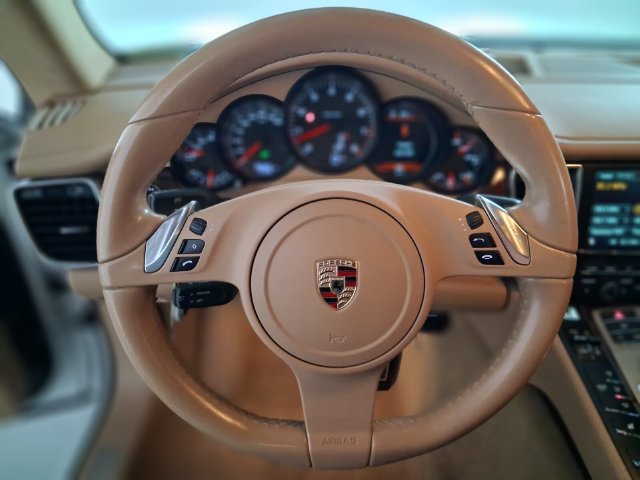 Used 2012 Porsche Panamera 4 image 19