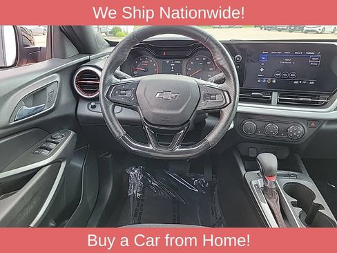 Used 2024 Chevrolet Trax RS FWD image 11