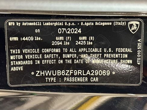 Used 2024 Lamborghini Huracan Tecnica image 31