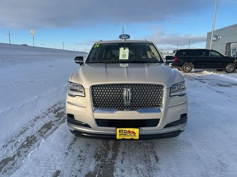 Used 2024 Lincoln Navigator L Reserve image 11