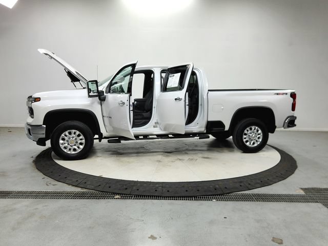 Used 2024 Chevrolet Silverado 2500 LTZ w/ LTZ Convenience Package AWD/4WD image 13