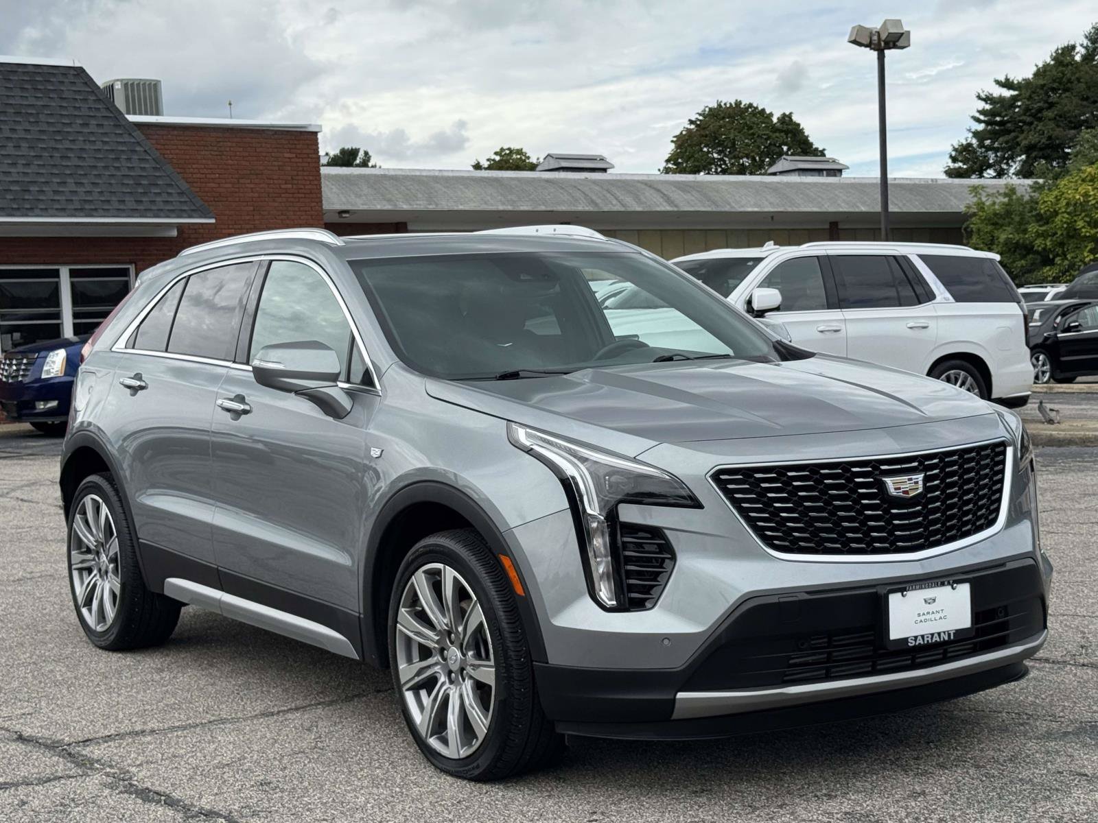 Certified 2023 Cadillac XT4 Premium Luxury w/ Cold Weather Package AWD/4WD image 4