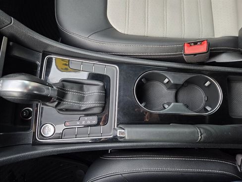 Used 2018 Volkswagen Passat 3.6 image 20