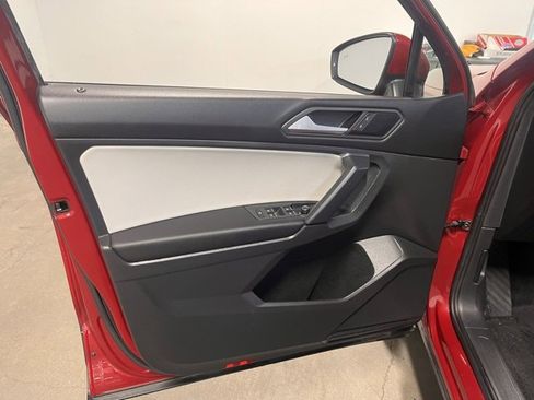 Used 2019 Volkswagen Tiguan SE image 24