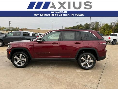 New 2025 Jeep Grand Cherokee Limited AWD/4WD image 4