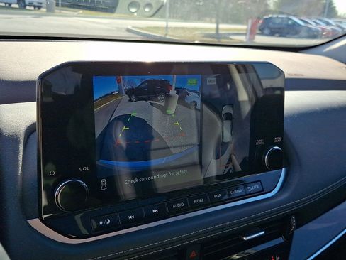 Used 2023 Nissan Rogue SL w/ SL Premium Package image 19