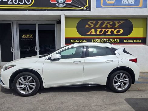 Used 2019 INFINITI QX30 w/ Cargo Package FWD image 33