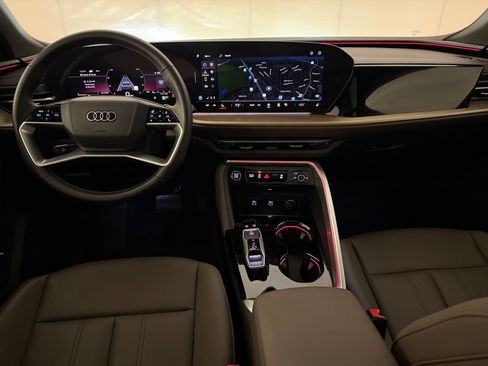 Certified 2025 Audi Q5 Premium w/ Convenience Package AWD/4WD image 16