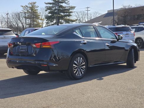 Used 2023 Nissan Altima 2.5 SV image 14