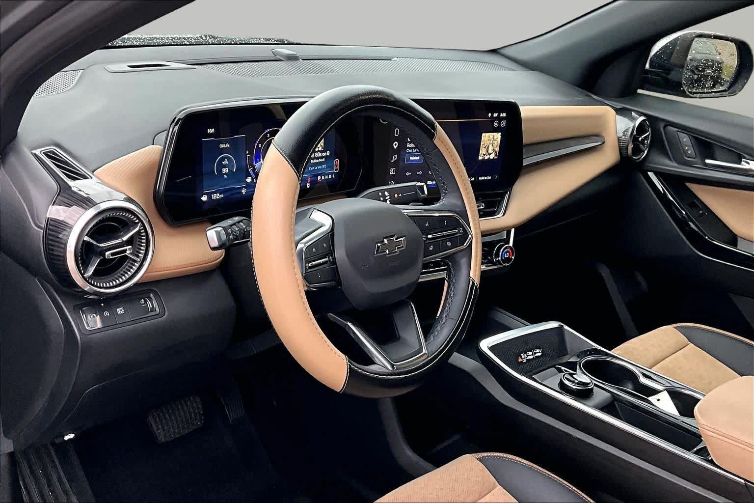 Used 2025 Chevrolet Equinox ACTIV w/ Safety and Technology Package FWD image 18
