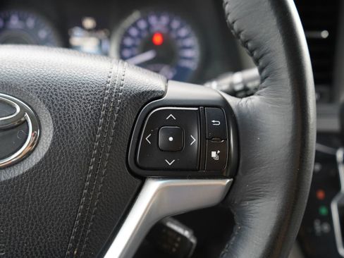Used 2015 Toyota Sienna FWD image 13