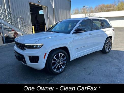Certified 2023 Jeep Grand Cherokee Overland w/ Luxury Tech Group IV AWD/4WD image 9