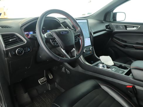 Used 2024 Ford Edge ST-Line image 19