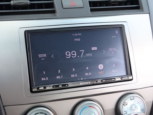 Used 2009 Toyota Camry LE FWD image 19