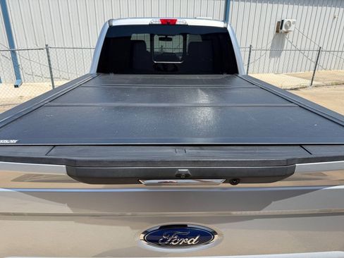 Used 2019 Ford F250 Lariat w/ Lariat Value Package AWD/4WD image 9