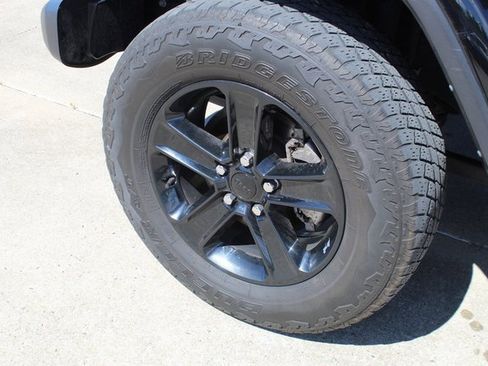 Used 2022 Jeep Wrangler Unlimited Sahara image 3