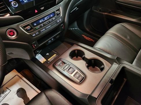 Certified 2024 Honda Passport TrailSport image 17