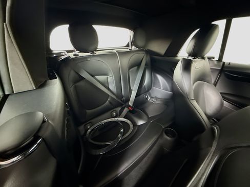 Used 2018 MINI Cooper S image 26