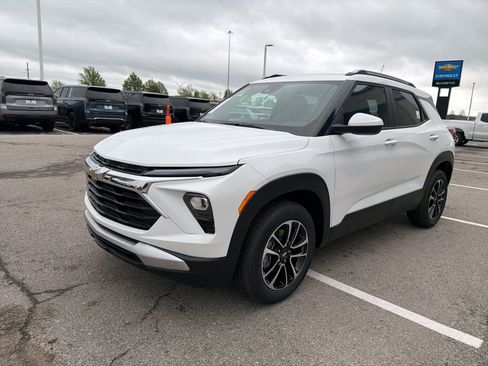 New 2026 Chevrolet TrailBlazer LT w/ Convenience Package AWD/4WD image 7