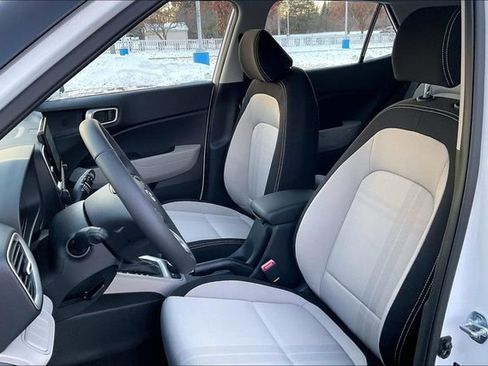 New 2026 Hyundai Venue SEL image 9