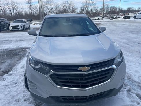 Used 2020 Chevrolet Equinox LT w/ Driver Convenience Package image 8