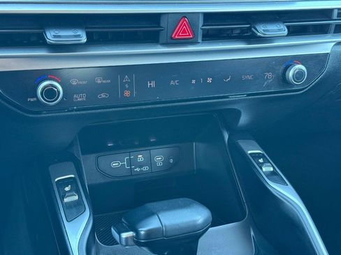 Used 2024 Kia Sorento S image 19