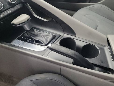 Used 2024 Hyundai Elantra SE FWD image 26