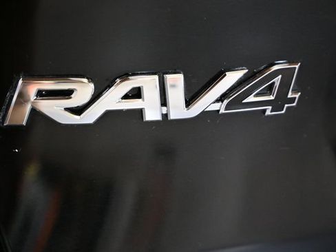 Used 2024 Toyota RAV4 XLE image 12