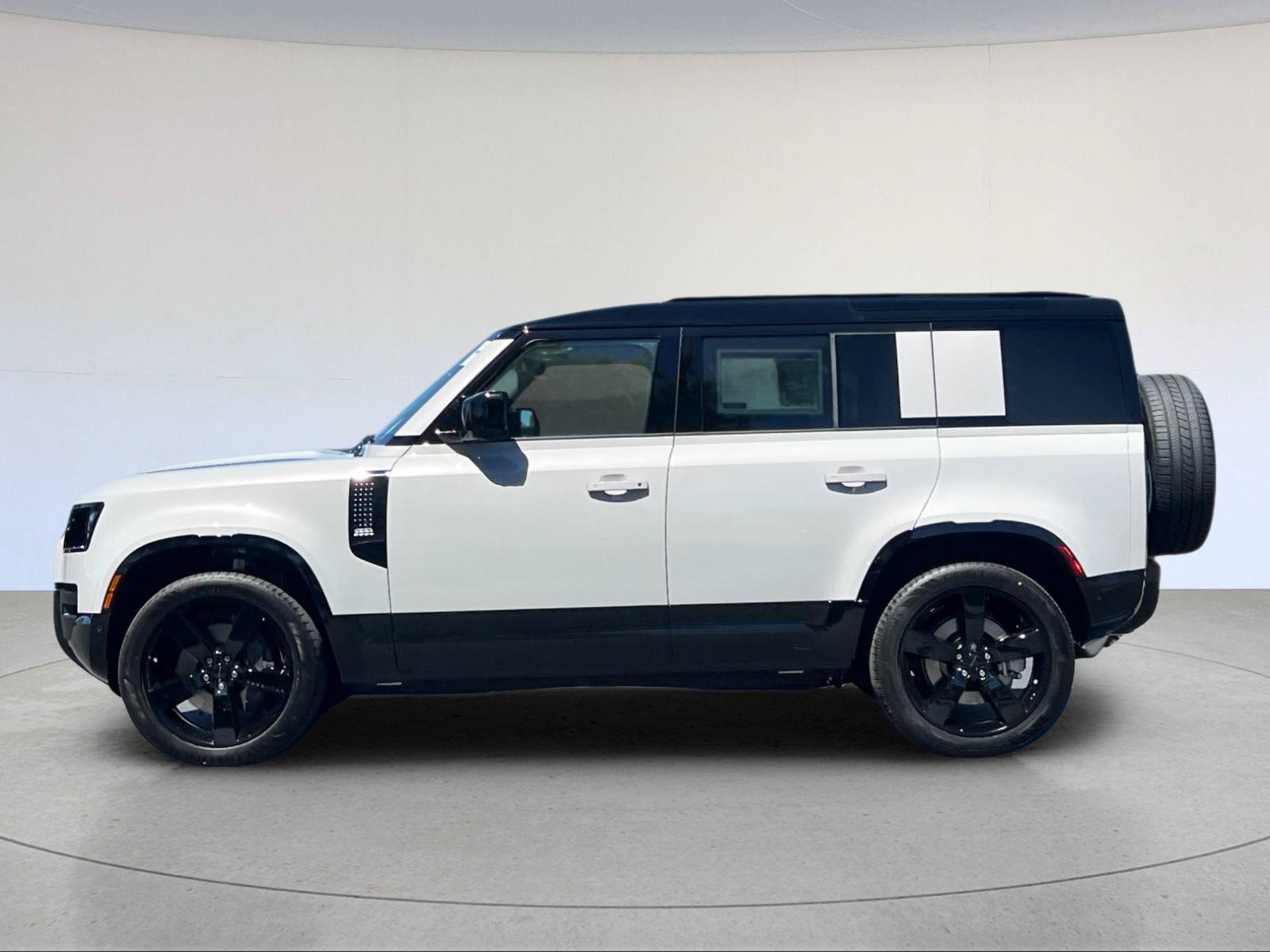 New 2026 Land Rover Defender 110 X-Dynamic SE AWD/4WD image 3