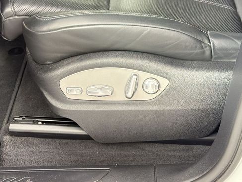 Certified 2023 Porsche Macan AWD/4WD image 15