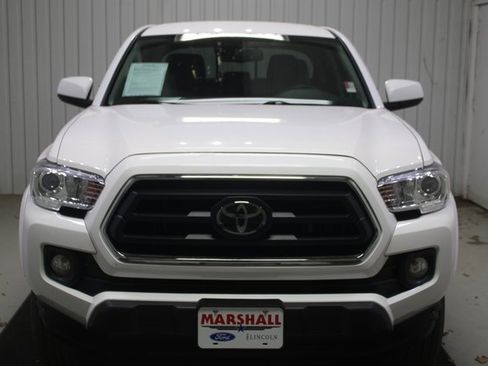 Used 2021 Toyota Tacoma image 2