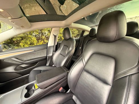 Used 2022 Tesla Model 3 Standard Range image 52