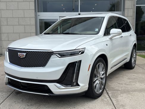 Used 2024 Cadillac XT6 Premium Luxury w/ Platinum Package image 12