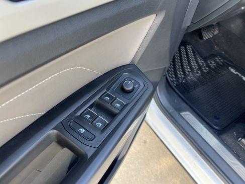 Used 2023 Volkswagen Atlas Cross Sport SE w/ Panoramic Sunroof Package FWD image 14