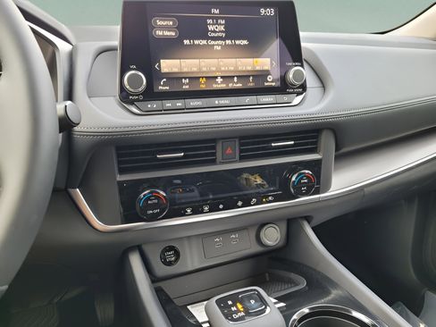 New 2026 Nissan Rogue SV image 10