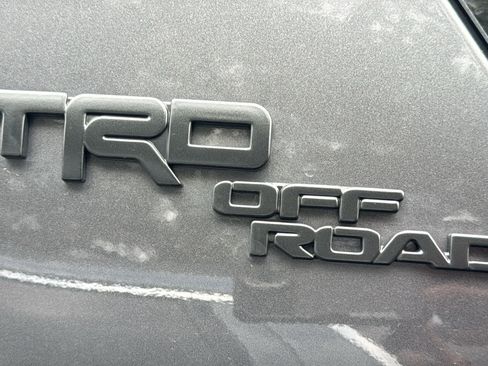 Used 2022 Toyota 4Runner TRD Off-Road Premium w/ Moonroof Package AWD/4WD image 4