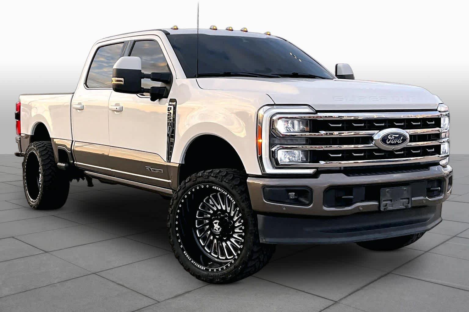 Used 2023 Ford F250 King Ranch w/ FX4 Off-Road Package AWD/4WD image 3