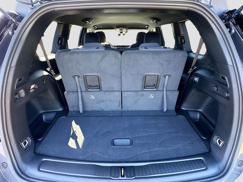 New 2025 Jeep Grand Cherokee L Laredo image 5